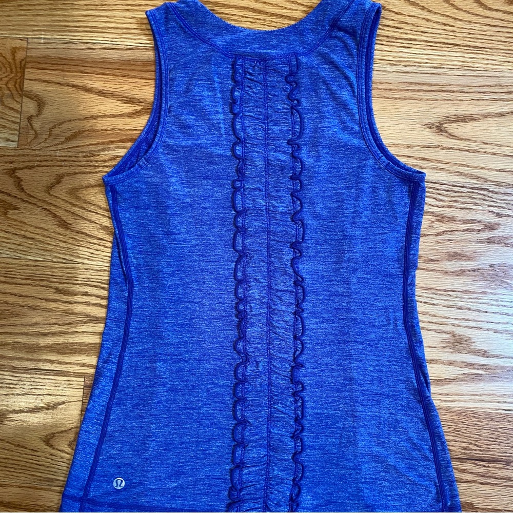 Lululemon Heathered Blue Dash Ruffle Back Tank - Picture 3 of 4
